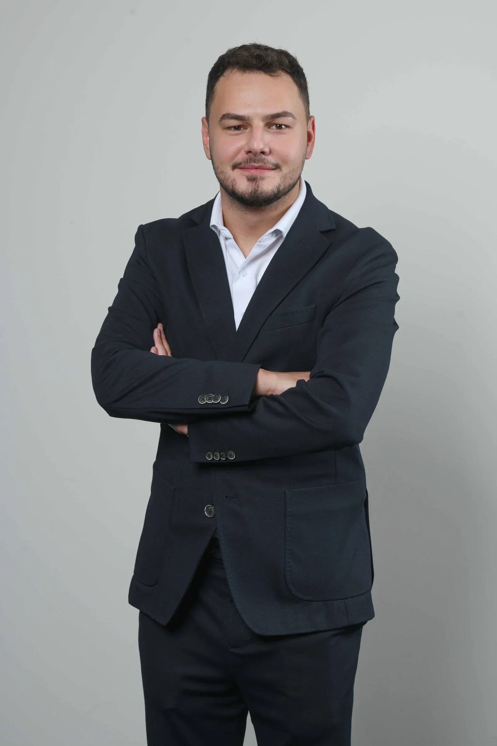 Loris Shoshi, Vorsitzender der Geschäftsleitung |, Finanzen, Qualität & Ausführung